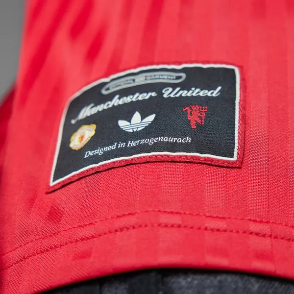 adidas Manchester United Terrace Icons Jersey