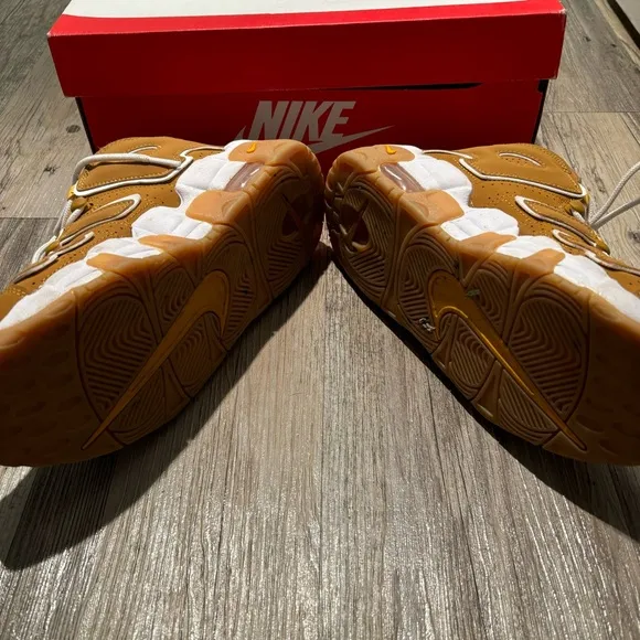 Kids 6Y Women’s 7.5 Nike Uptempo Shoes in Wheat
