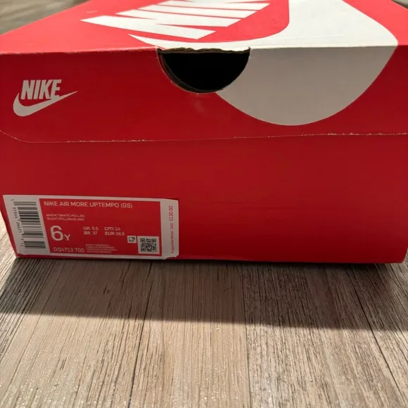 Kids 6Y Women’s 7.5 Nike Uptempo Shoes in Wheat