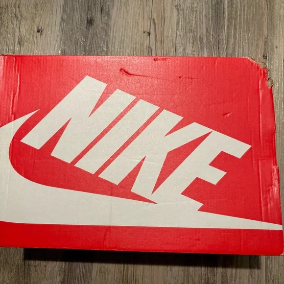 Kids 6Y Women’s 7.5 Nike Uptempo Shoes in Wheat