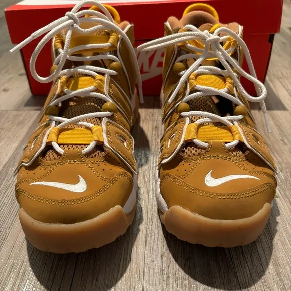 Kids 6Y Women’s 7.5 Nike Uptempo Shoes in Wheat