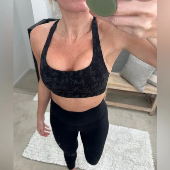 Lululemon Energy Black &amp; Gray Snake Strappy Sports Bra Athleisure Athletic 4