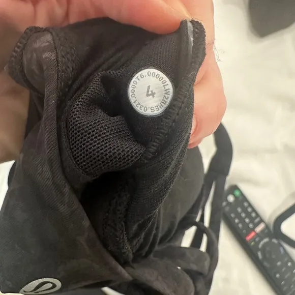 Lululemon Energy Black &amp; Gray Snake Strappy Sports Bra Athleisure Athletic 4