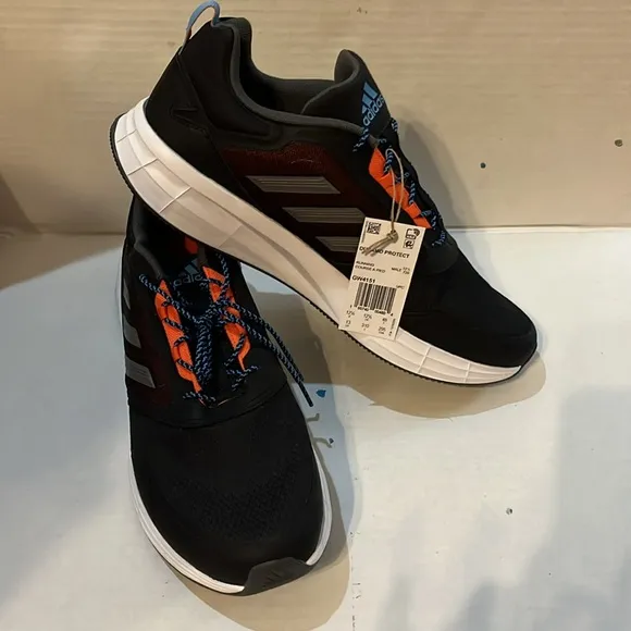 Men’s athletic shoes Adidas Light motion Size 13 NWT
