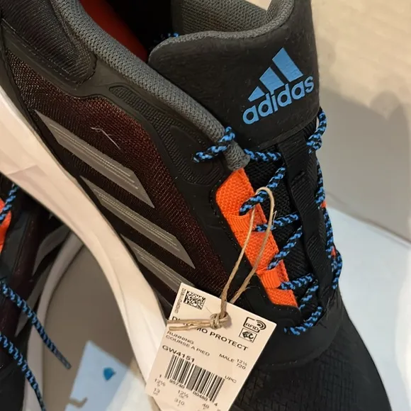 Men’s athletic shoes Adidas Light motion Size 13 NWT