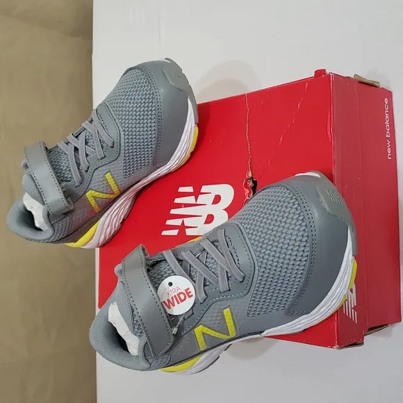 NIB 1.5 X-Wide Little Boys, 680 V6 Velcro Hook &amp; Loop Running Shoe, New Balance