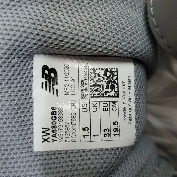 NIB 1.5 X-Wide Little Boys, 680 V6 Velcro Hook &amp; Loop Running Shoe, New Balance