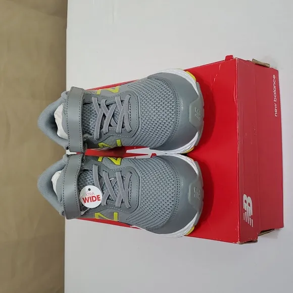 NIB 1.5 X-Wide Little Boys, 680 V6 Velcro Hook &amp; Loop Running Shoe, New Balance