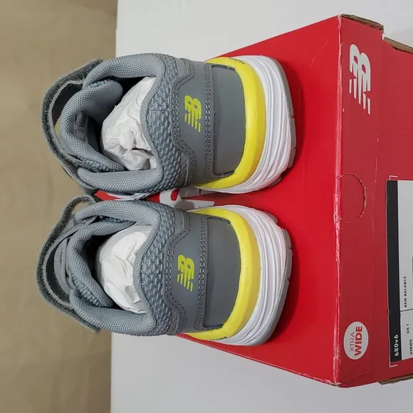 NIB 1.5 X-Wide Little Boys, 680 V6 Velcro Hook &amp; Loop Running Shoe, New Balance