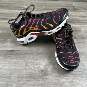 Nike Air Max Plus Youth Kids Size 6.5Y Black Pink White Orange DX9264-001 Shoes