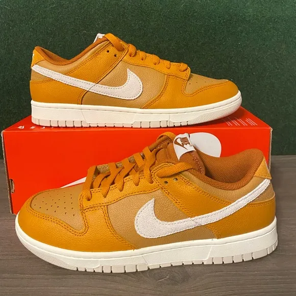 Nike Dunk Low ‘Monarch’ Size 9.5