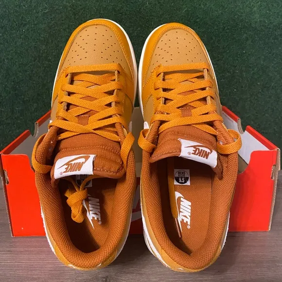 Nike Dunk Low ‘Monarch’ Size 9.5