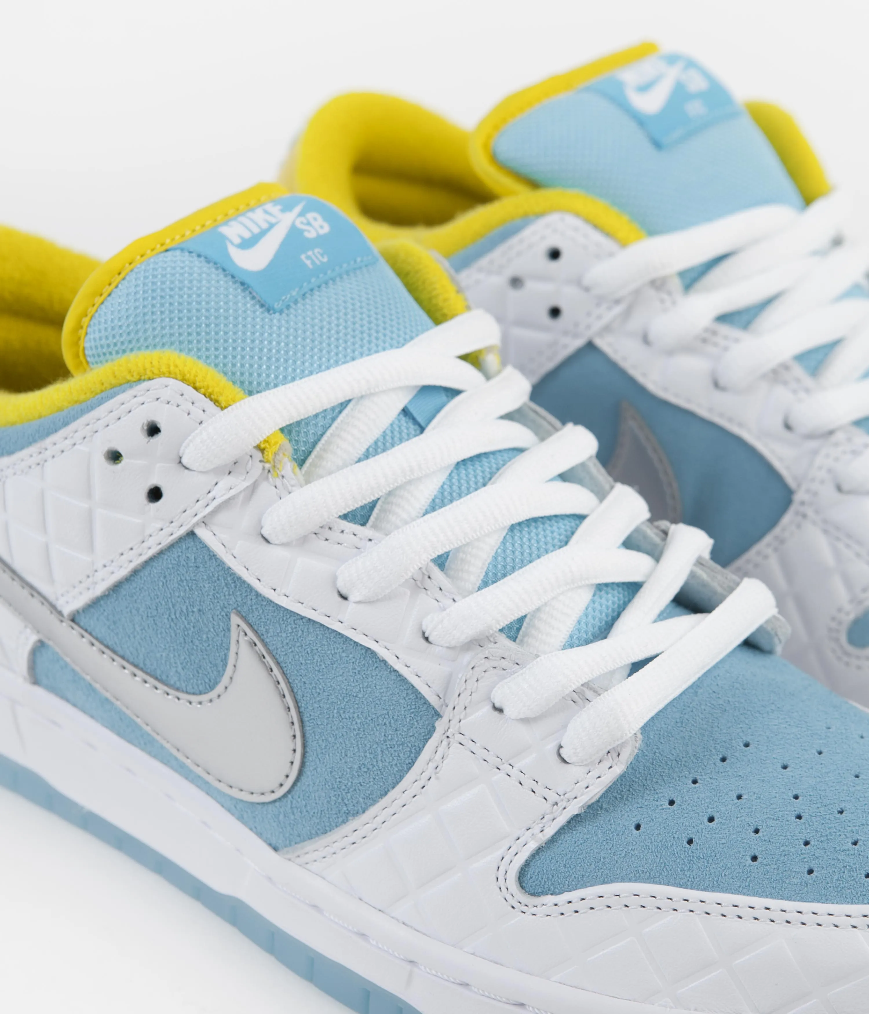 Nike SB x FTC Dunk Low Pro Shoes - Lagoon Pulse / Metallic Silver