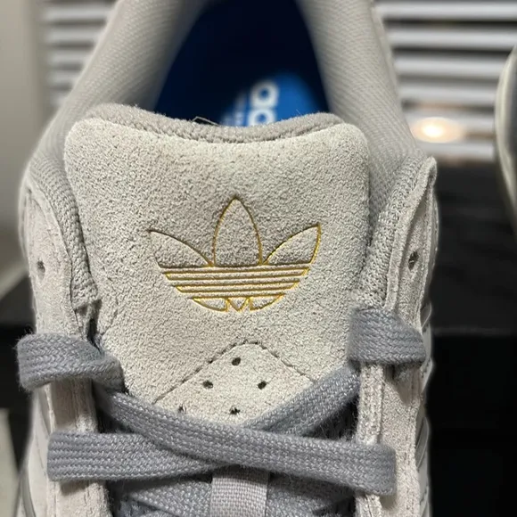 NWT Adidas Originals Tyshawn II 'Light Onix Clear Granite' Shoes JI0848