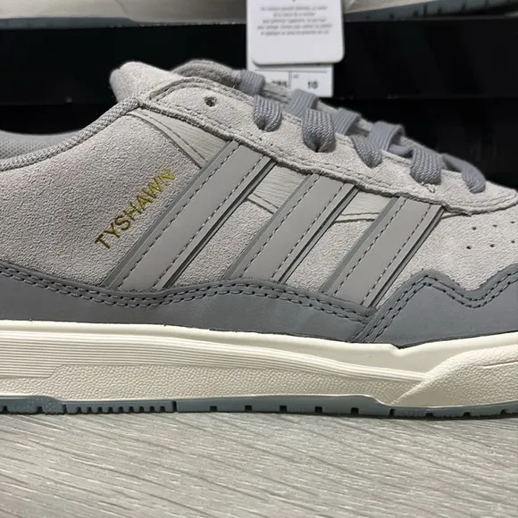 NWT Adidas Originals Tyshawn II 'Light Onix Clear Granite' Shoes JI0848