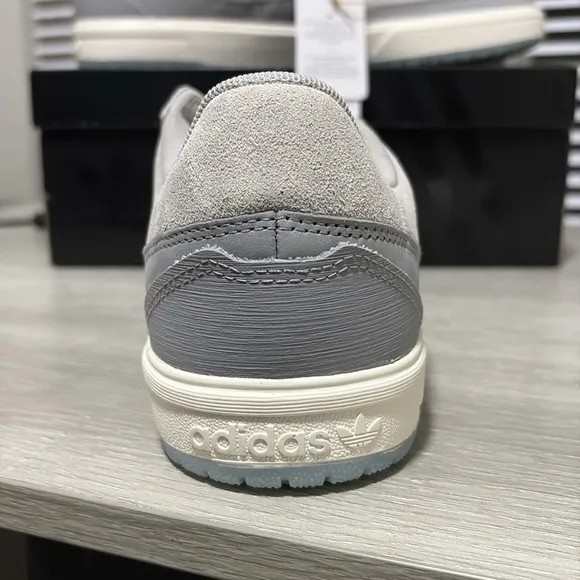 NWT Adidas Originals Tyshawn II 'Light Onix Clear Granite' Shoes JI0848