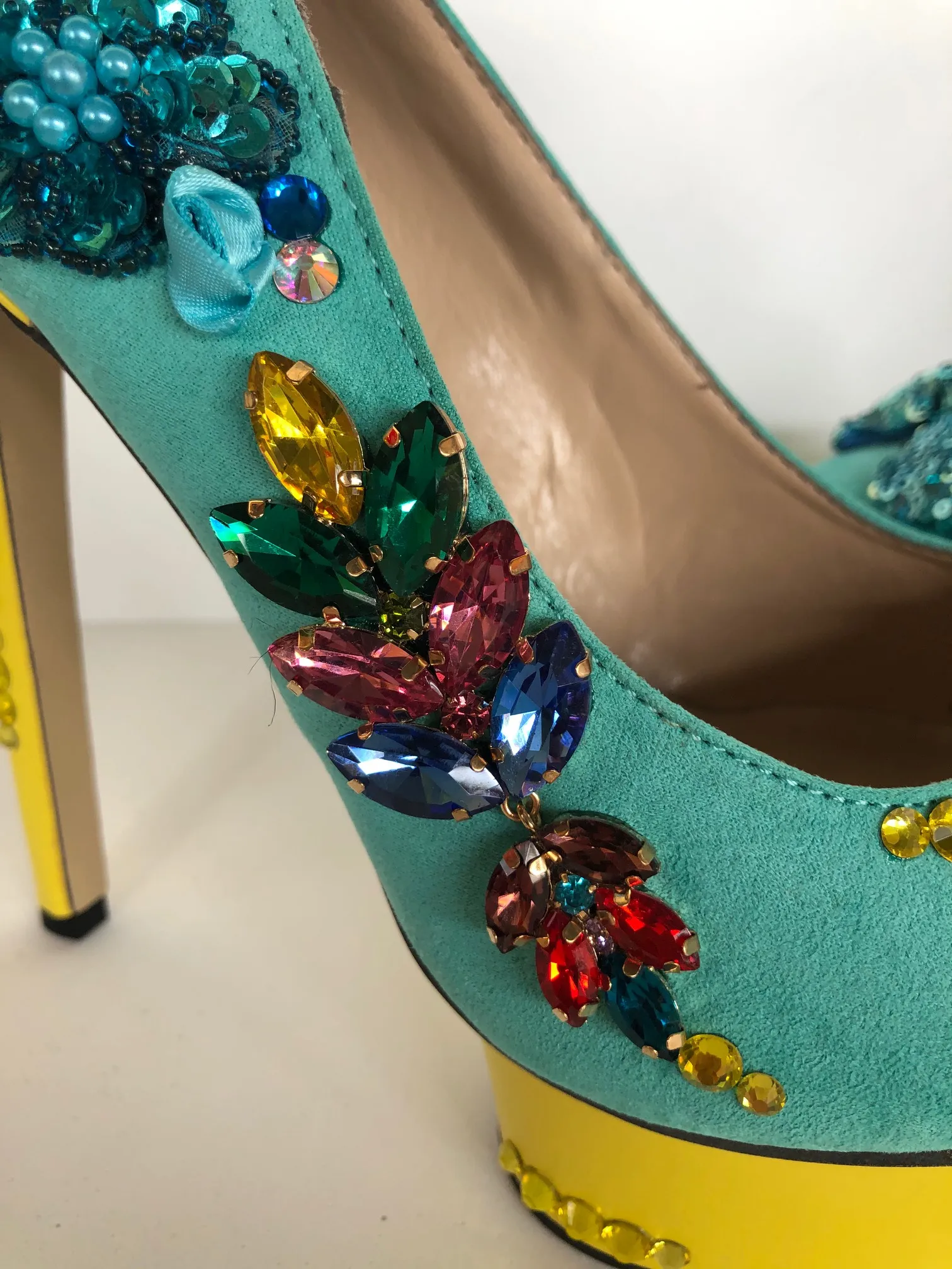 Rainbow pump Size EU 38.5/ USA 8.5