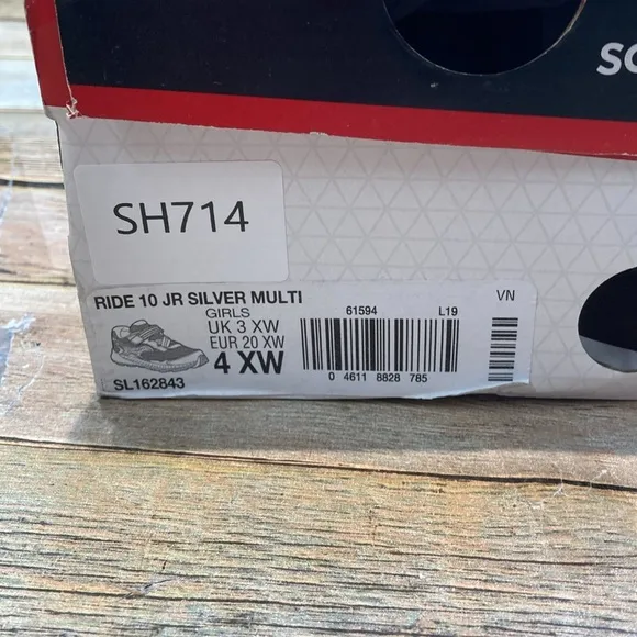 Saucony Ride 10 Jr Running Shoe NWT