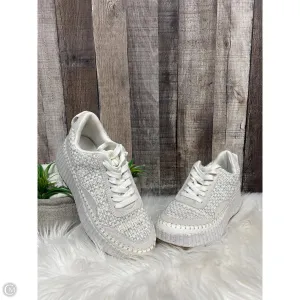Shoes Sneakers By Universal Thread In Ivory, Size: 8