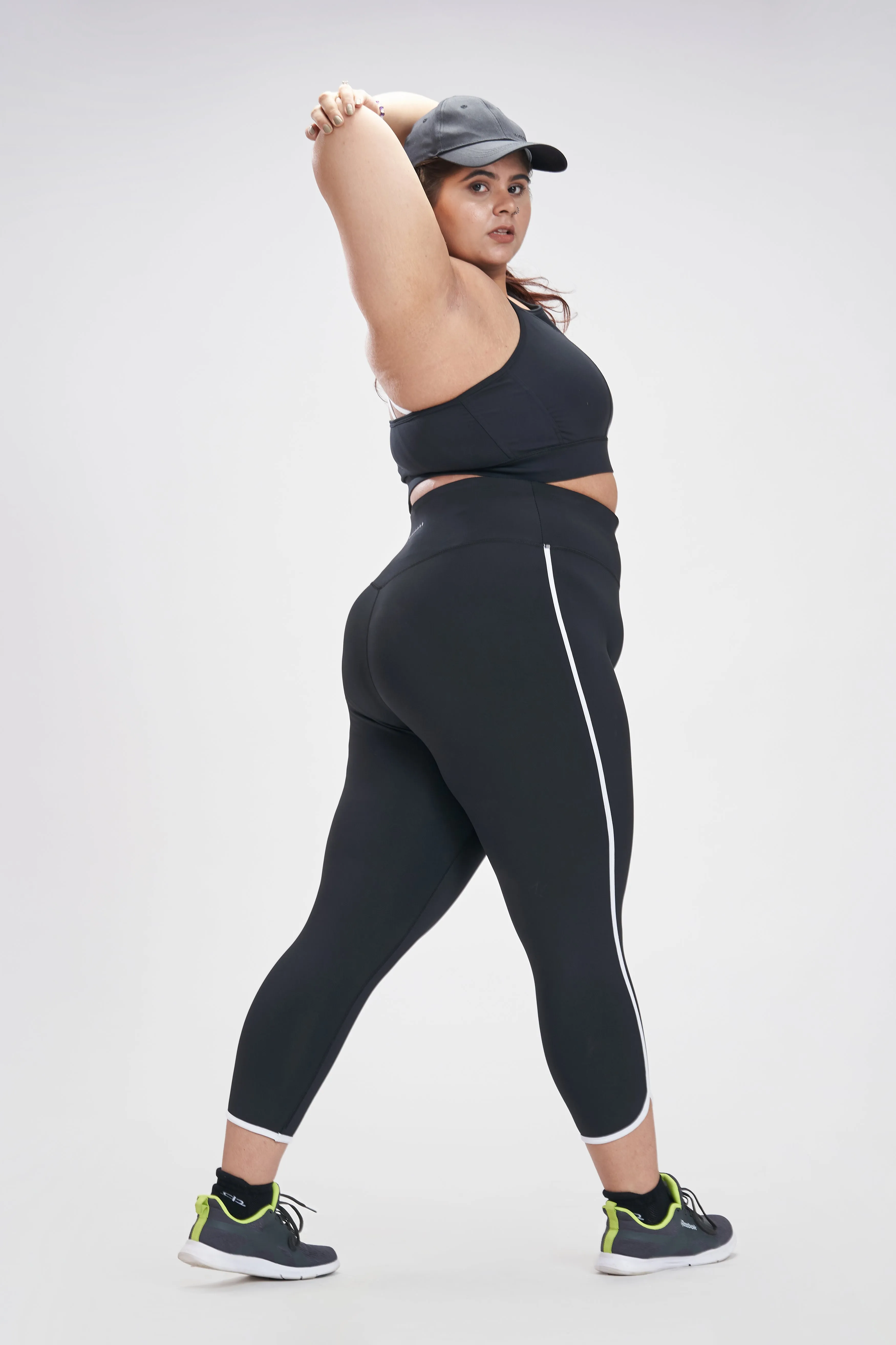 Strappy Sports Bra: Black