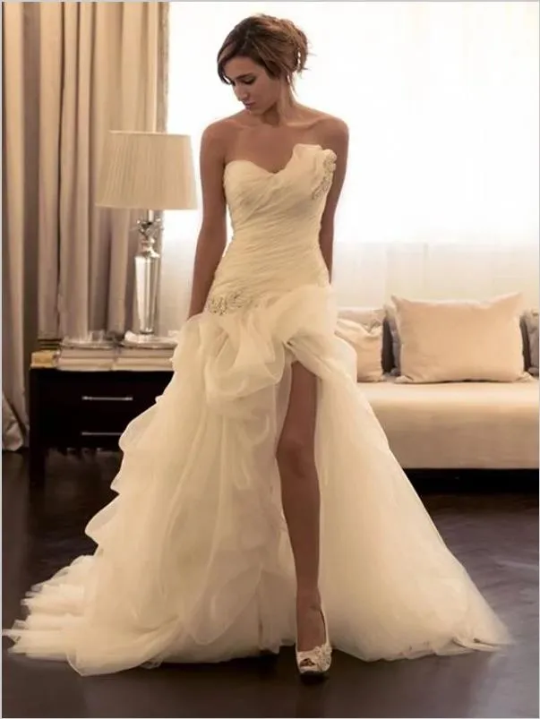 Sweetheart Organza Beading Sleeveless Wedding Dresses Brush Train Ball Gown