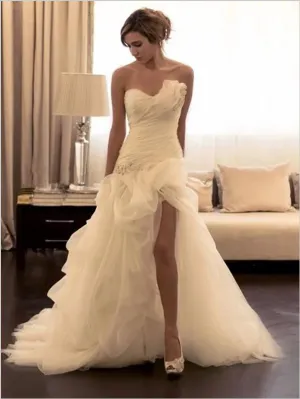 Sweetheart Organza Beading Sleeveless Wedding Dresses Brush Train Ball Gown