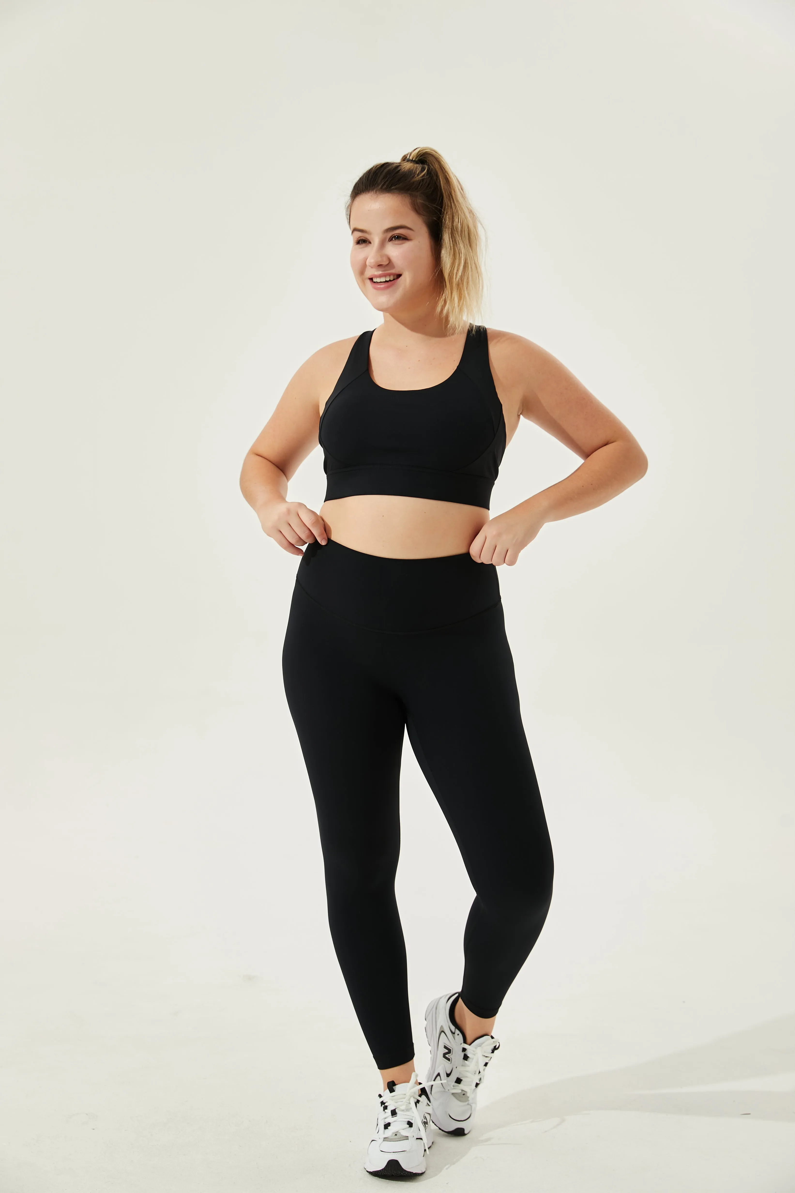 Tangs Display -  High Impact Trendy Sports Bra With Moulded Cups & Clasp