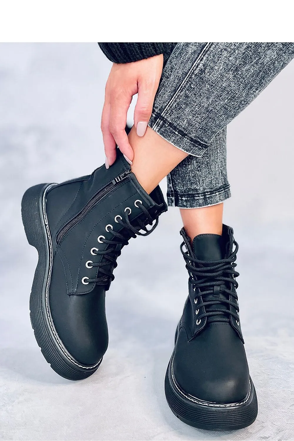 Trapper shoes