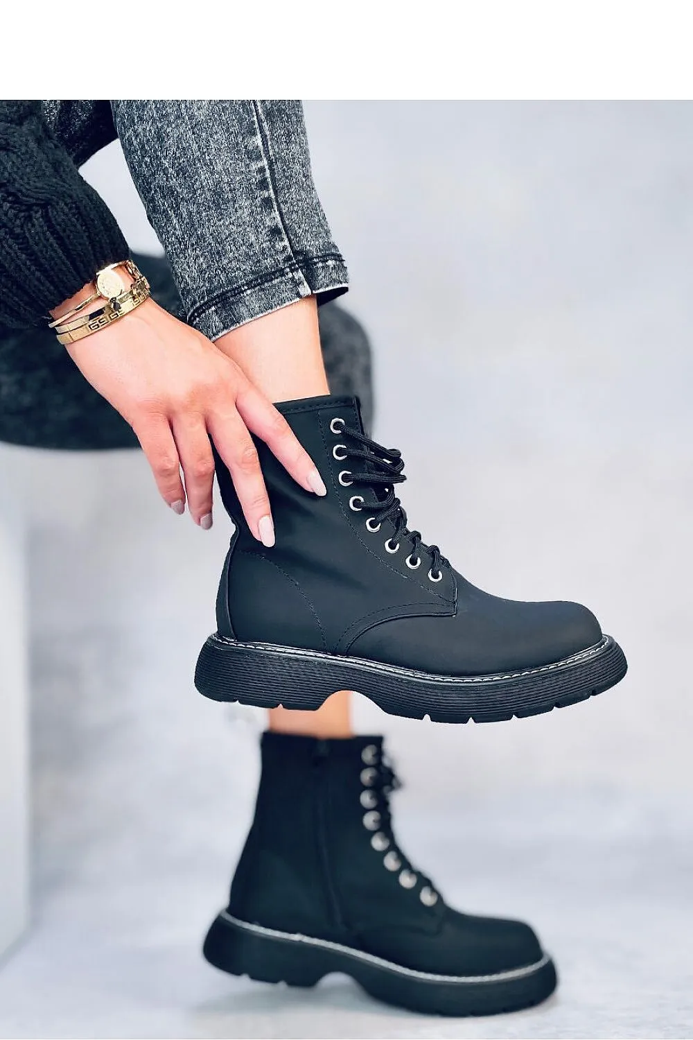 Trapper shoes