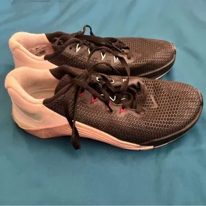 Women’s Nike metcon size 7.5